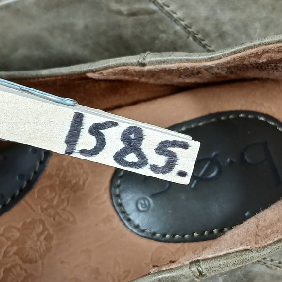 b.o.c. Loafers Womens 10M Olive Leather Slip On Comfort Casual Wear Style - Picture 10 of 10